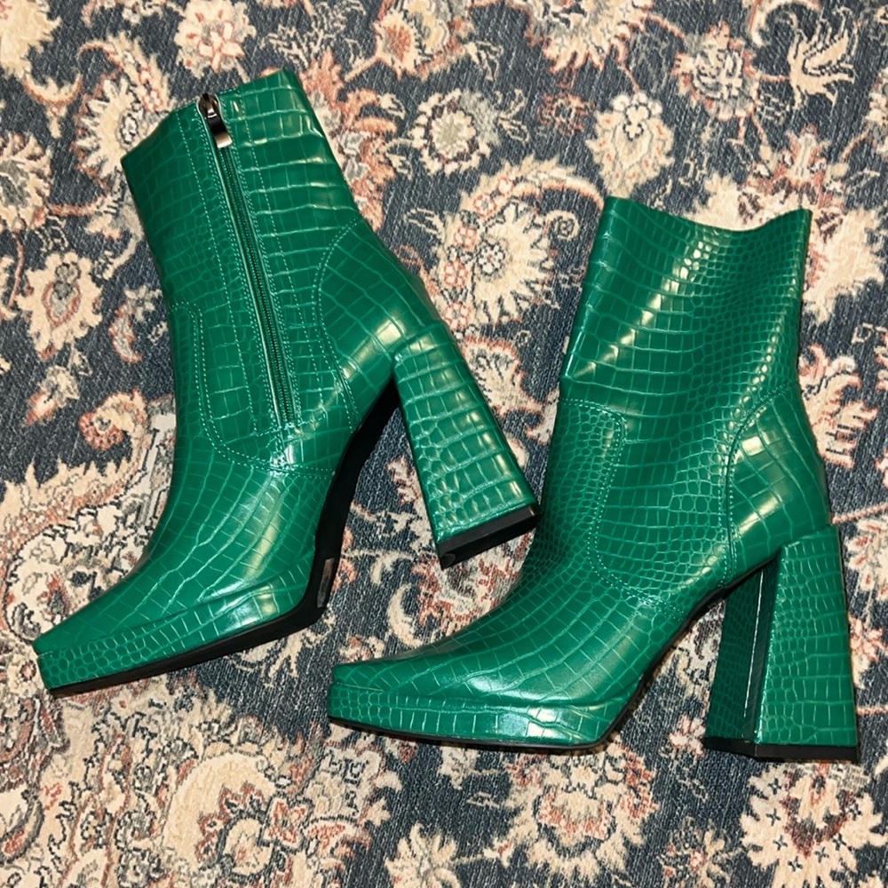 Nasty Gal Green Croc-Embossed Ankle Boots